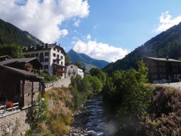 p1000751